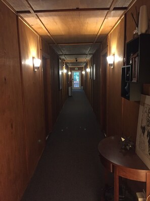 Hallway - Sugar Creek Retreat (Garfield)