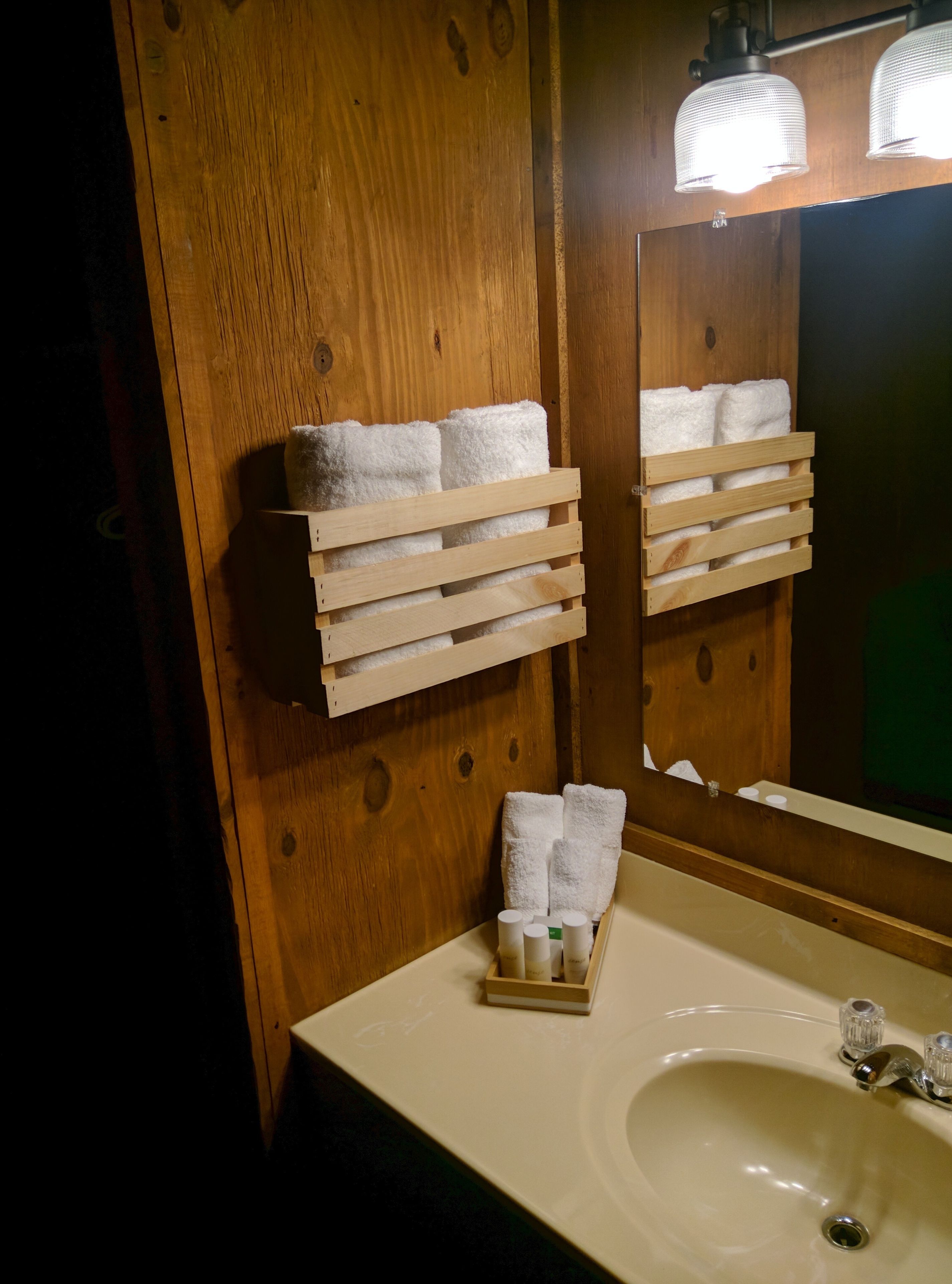 basic single room, 1 queen bed with sofa bed | bathroom sink