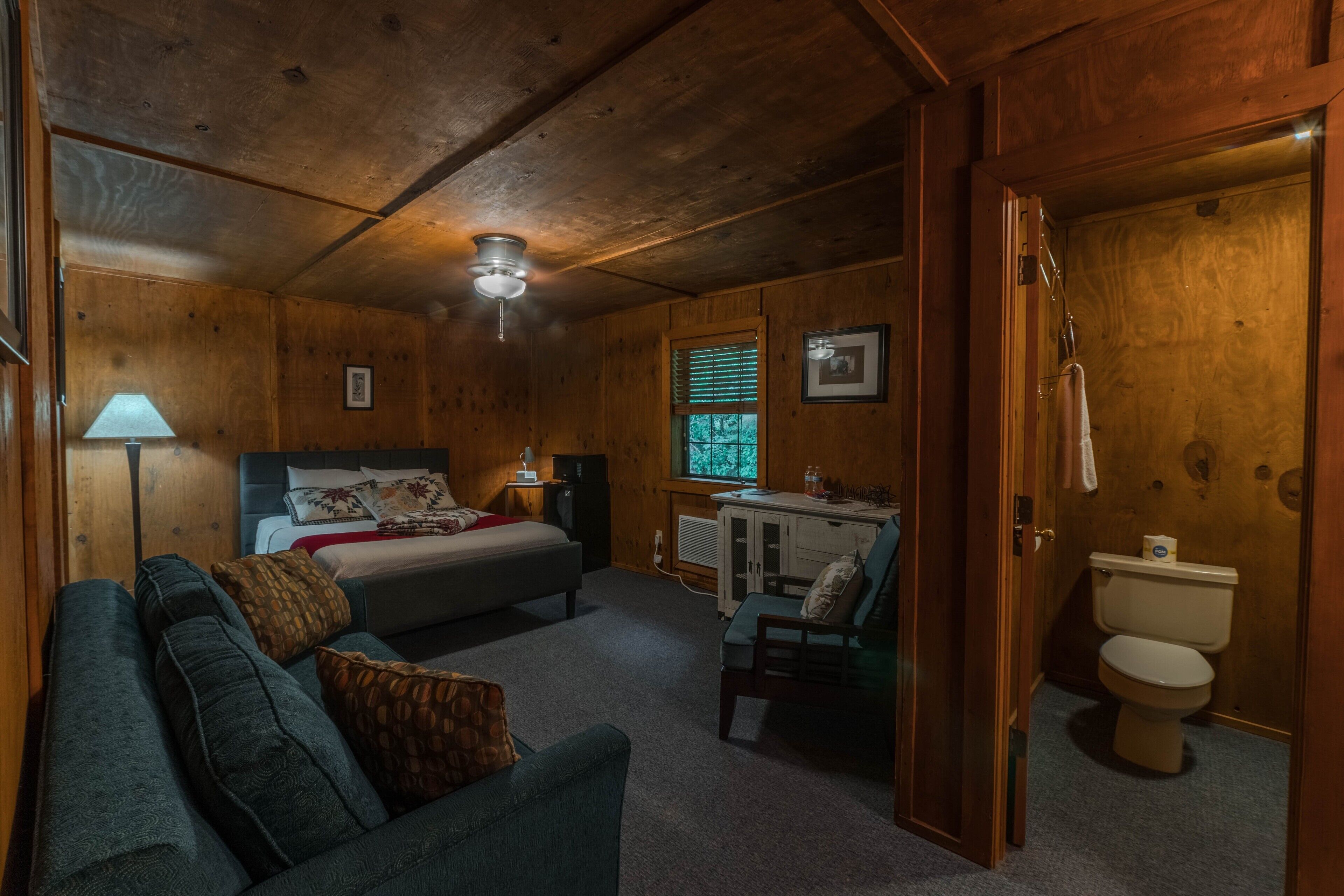 signature suite, hill view | tempur-pedic beds, individually decorated, individually furnished