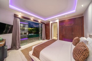 Vila, 3 quartos, piscina particular | 3 quartos, frigobar, cofres nos quartos, escrivaninha