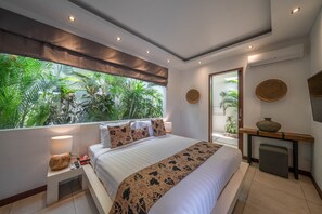 Vila, 3 quartos, piscina particular | 3 quartos, frigobar, cofres nos quartos, escrivaninha