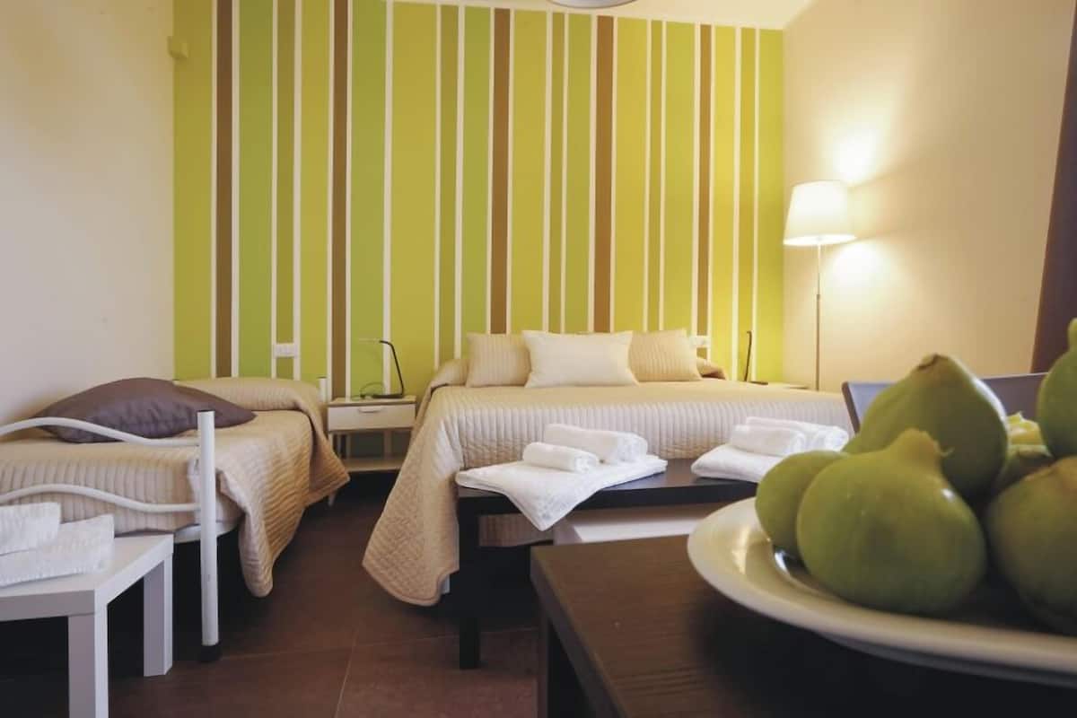 Grand Triple Room, Terrace, Hill View