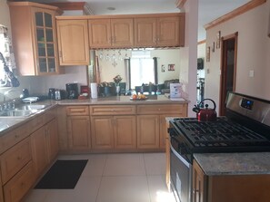 聯排別墅, 2 間臥室, 露台 | 私人廚房 | 雪櫃、微波爐、焗爐、爐具