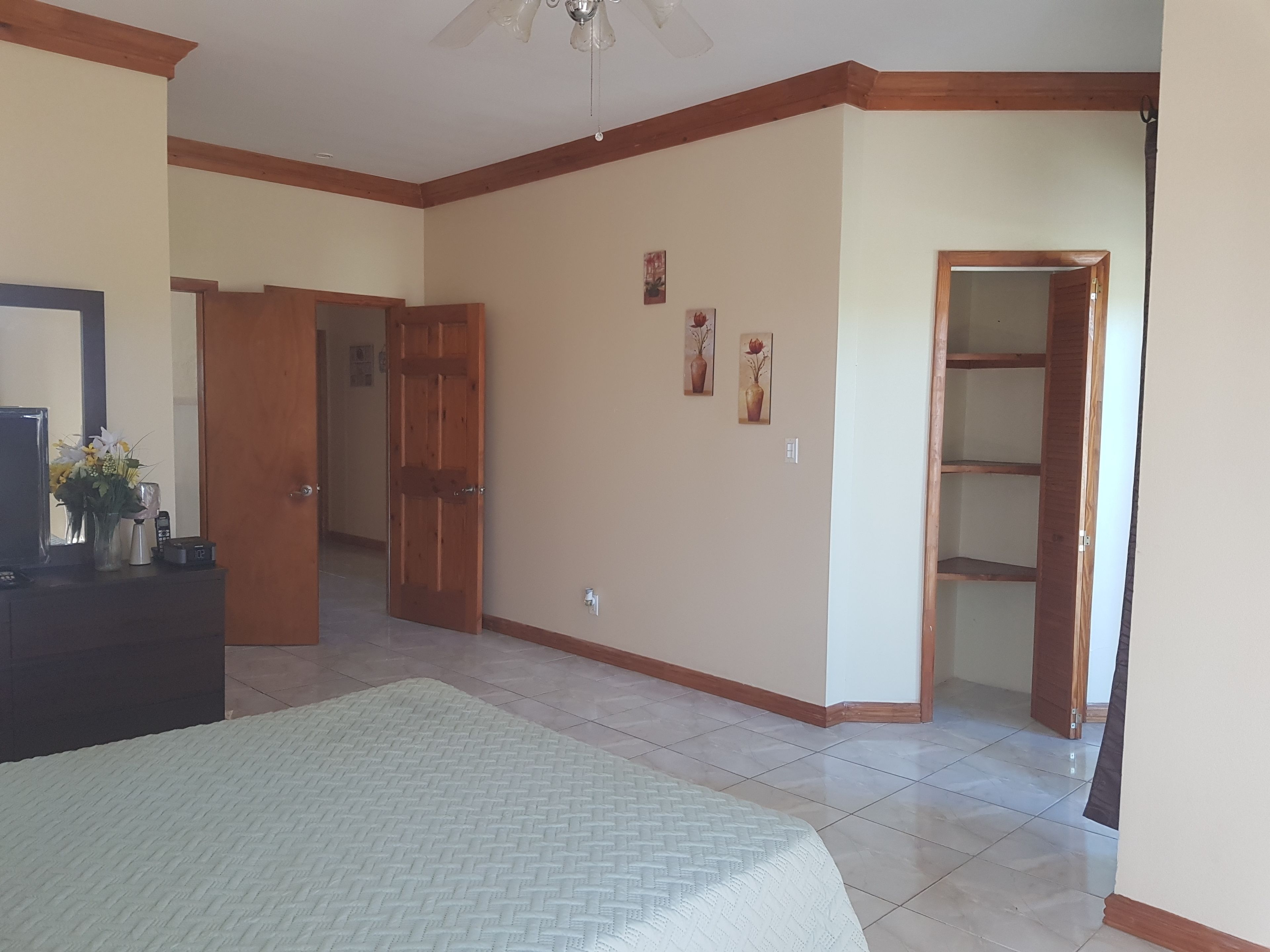 1 bedroom, desk, iron/ironing board, cots/infant beds