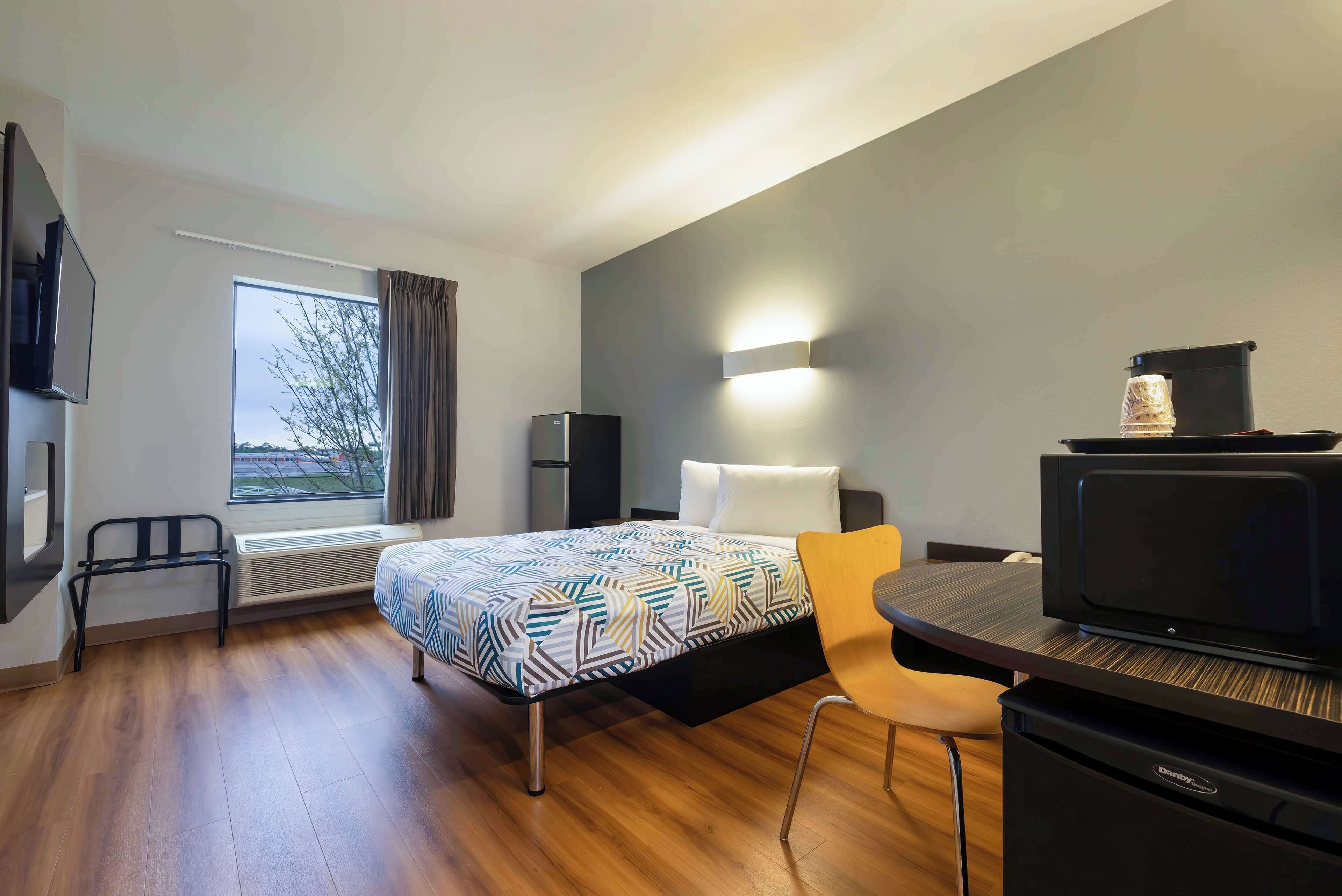 Minibar, wifi gratis y ropa de cama 