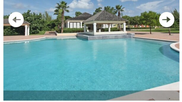 Outdoor pool - Beautiful Bahamian Getaway (Nassau)