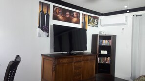 Standard Studio, 1 Queen Bed | Iron/ironing board, free WiFi - Lakeview Vacation Rental (Freeport)