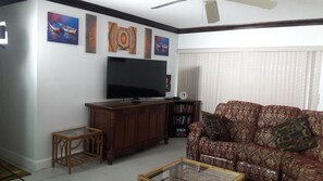 Standard Condo, 1 Bedroom | Living room | Smart TV, Netflix - Lakeview Vacation Rental (Freeport)