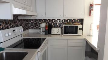 Standard Condo, 1 Bedroom | Private kitchen | Full-sized fridge, microwave, oven, stovetop