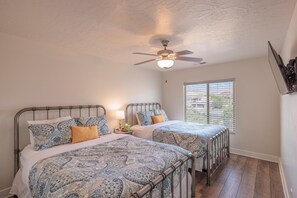 House, Multiple Beds, Pool View (Snow Canyon Escape)