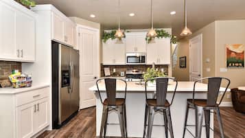 Townhome, Multiple Beds, Pool View (Once Upon A Tee Time) | Private kitchen | Full-sized fridge, microwave, oven, stovetop