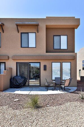House, Multiple Beds, Pool View (Once Upon A Tee Time) | Outdoor dining - Once Upon A Tee Time (St. George)