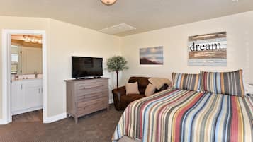 4 bedrooms, iron/ironing board, free WiFi, bed sheets