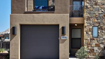 Townhome, Multiple Beds, Pool View (Once Upon A Tee Time) | Exterior