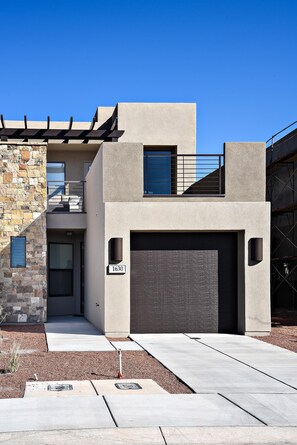 House, Multiple Beds, Pool View (Townhouse at Canyon Tree) | Exterior