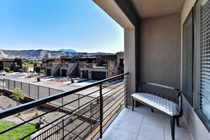 House, Multiple Beds, Pool View (Greenwind) | Property grounds
