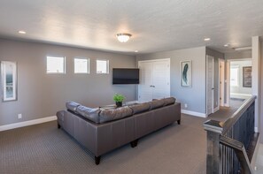 House, Multiple Beds, Golf View (Snow Canyon Sunrise) | Interior