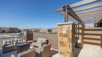 House, Multiple Beds, Golf View (Life's Good) | Property grounds