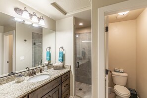 House, Multiple Beds, Pool View (Life's Good) | Bathroom | Separate bathtub and shower, free toiletries, hair dryer, towels