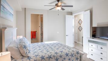 House, Multiple Beds, Pool View (Life's Good) | 3 bedrooms, iron/ironing board, free WiFi, bed sheets