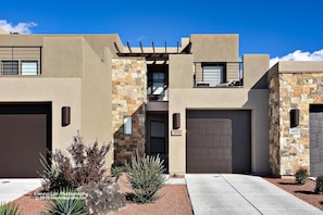 Townhome, Multiple Beds, Golf View (Another Day In Paradise) | Exterior