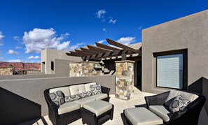 Resortwoning, Meerdere bedden, uitzicht op golfbaan (Another Day In Paradise) | Terras