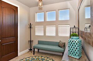 House, Multiple Beds, Mountain View (Luxury At The Ledges) | Interior