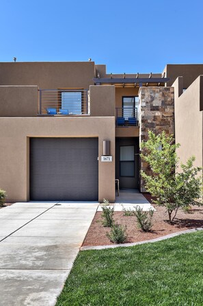 House, Multiple Beds, Mountain View (Desert Cool) | Exterior - Desert Cool (St. George)