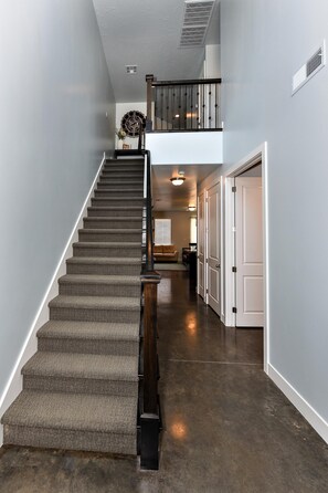 House, Multiple Beds, Mountain View (Desert Cool) | Interior