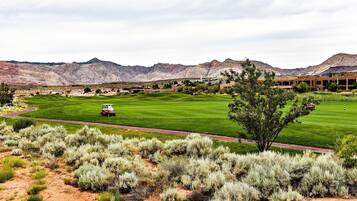 House, Multiple Beds, Golf View (Retreat On The Green) | Golf