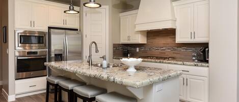 House, Multiple Beds, Golf View (Retreat On The Green) | Private kitchen