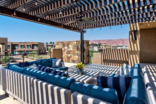 Casa, varias camas, vista al campo de golf (Retreat On The Green) | Terraza o patio