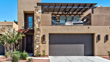 House, Multiple Beds, Golf View (Retreat On The Green) | Exterior