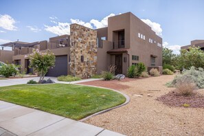 House, Multiple Beds, Mountain View (Kickin' It At Karisma) | Exterior - Kickin' It At Karisma 2 (St. George)