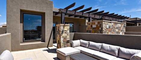 House, Multiple Beds, Mountain View (The Great Escape) | Terrace/patio