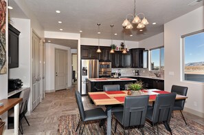 Townhome, Multiple Beds, Mountain View (Red Rock Retreat) | Dining