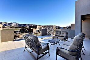 Ferienhaus, Mehrere Betten, Bergblick (Paradise Found) | Terrasse/Patio