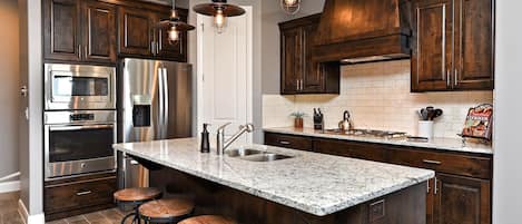 House, Multiple Beds, Mountain View (Paradise Found) | Private kitchen | Full-size fridge, microwave, oven, stovetop