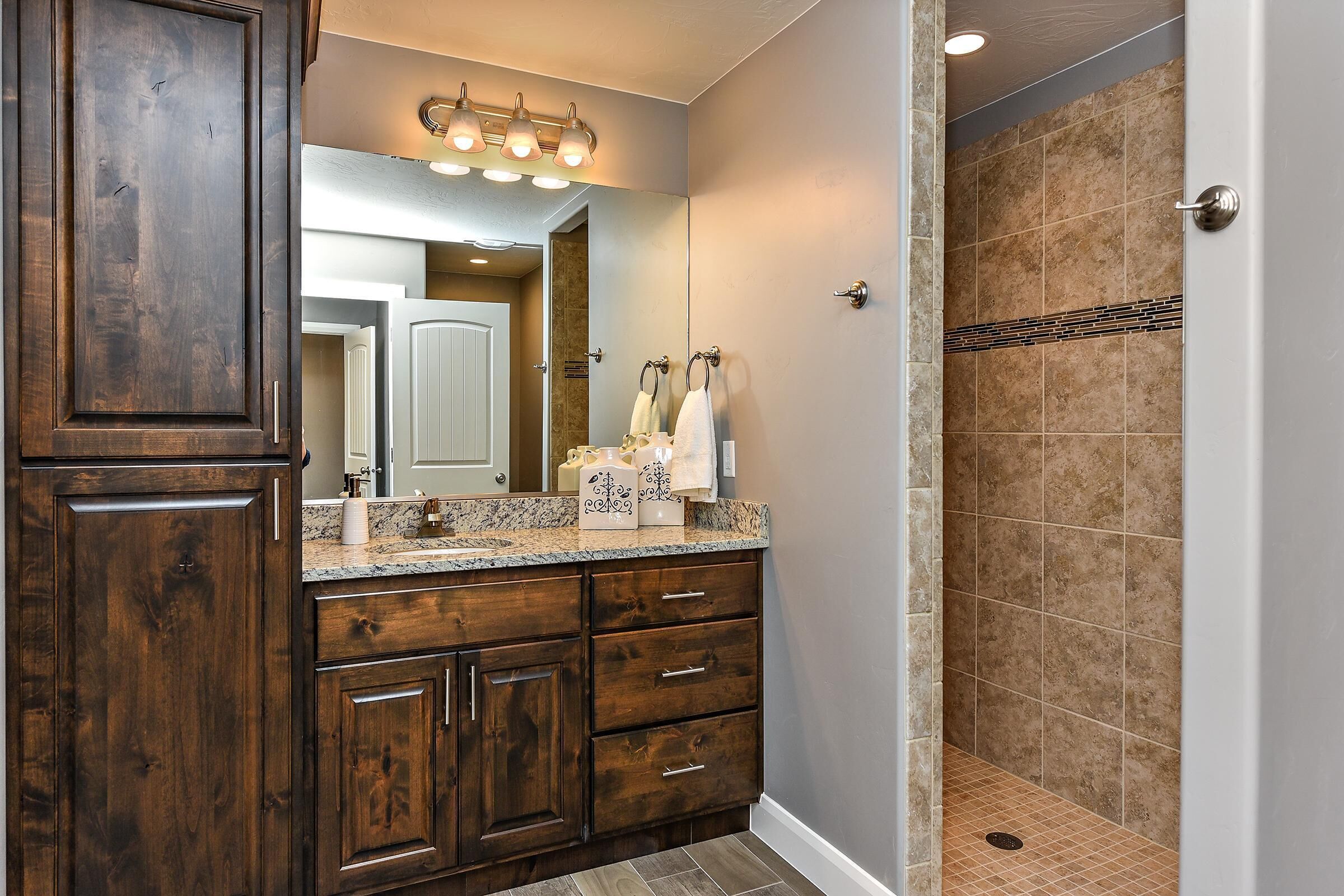 House, Multiple Beds, Mountain View (Paradise Found) | Bathroom