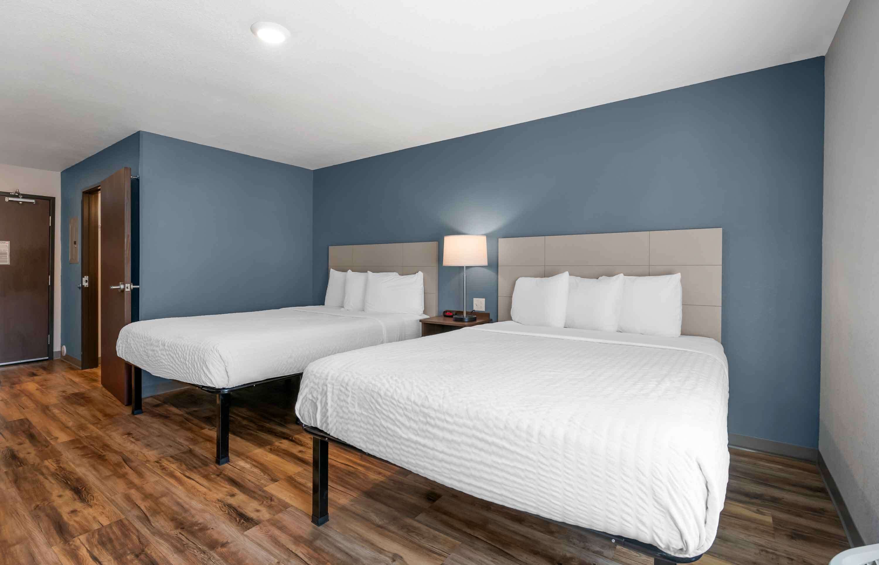 desk, laptop workspace, free wifi, bed sheets