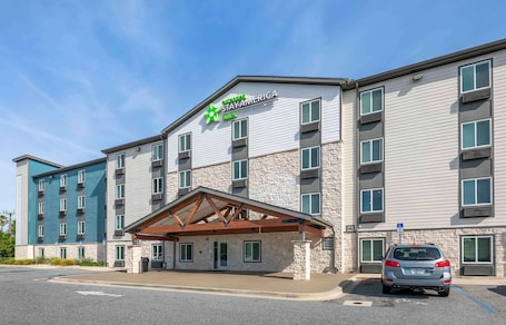Exterior. Extended Stay America Select Suites Melbourne West Melbourne