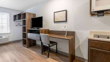 Standard Studio, Non Smoking, Refrigerator & Microwave | Desk, laptop workspace, iron/ironing board, free WiFi