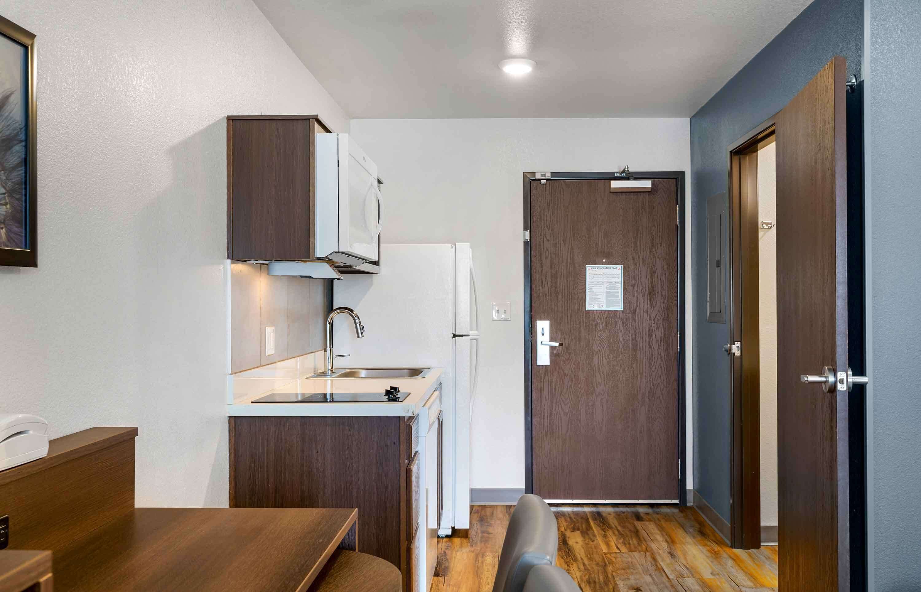 Estudio Deluxe, no fumadores, frigorífico y microondas | Escritorio y espacio para trabajar con un portátil