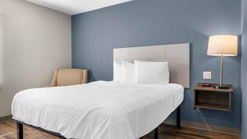 Desk, iron/ironing board (on request), WiFi (free), bed sheets