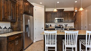 Rumah, Beberapa Tempat Tidur, pemandangan gunung (Fairway Oasis) | Dapur pribadi