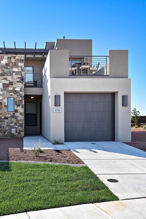 House, Multiple Beds, Mountain View (High Desert Hideaway) | Exterior - High Desert Hideaway (St. George)