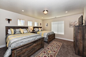 Maison, plusieurs lits, vue montagne (The Painted Horse)