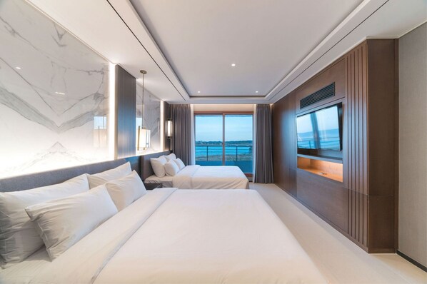 Blackout curtains, free WiFi, bed sheets