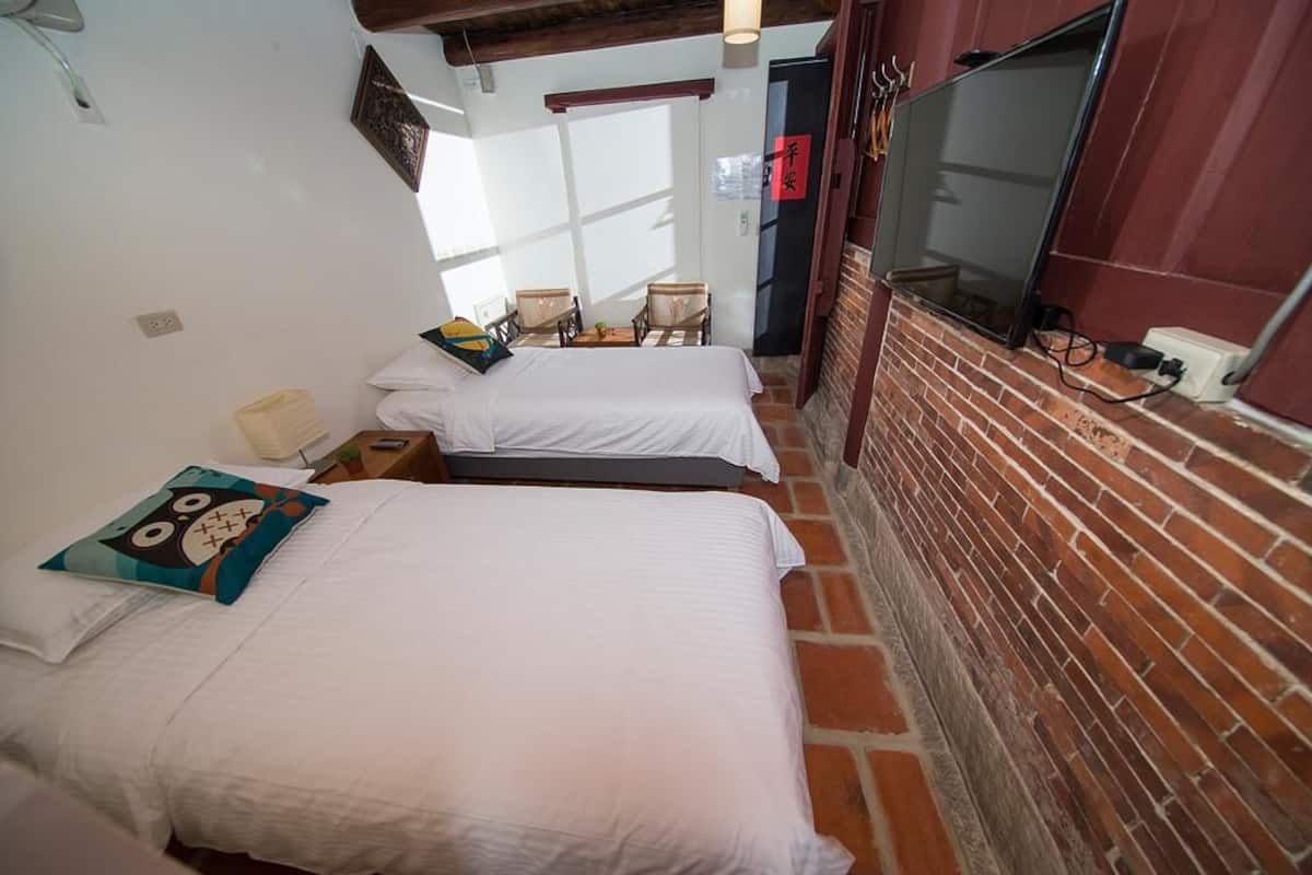 Standard Twin Room | Desk, blackout drapes, free WiFi, bed sheets