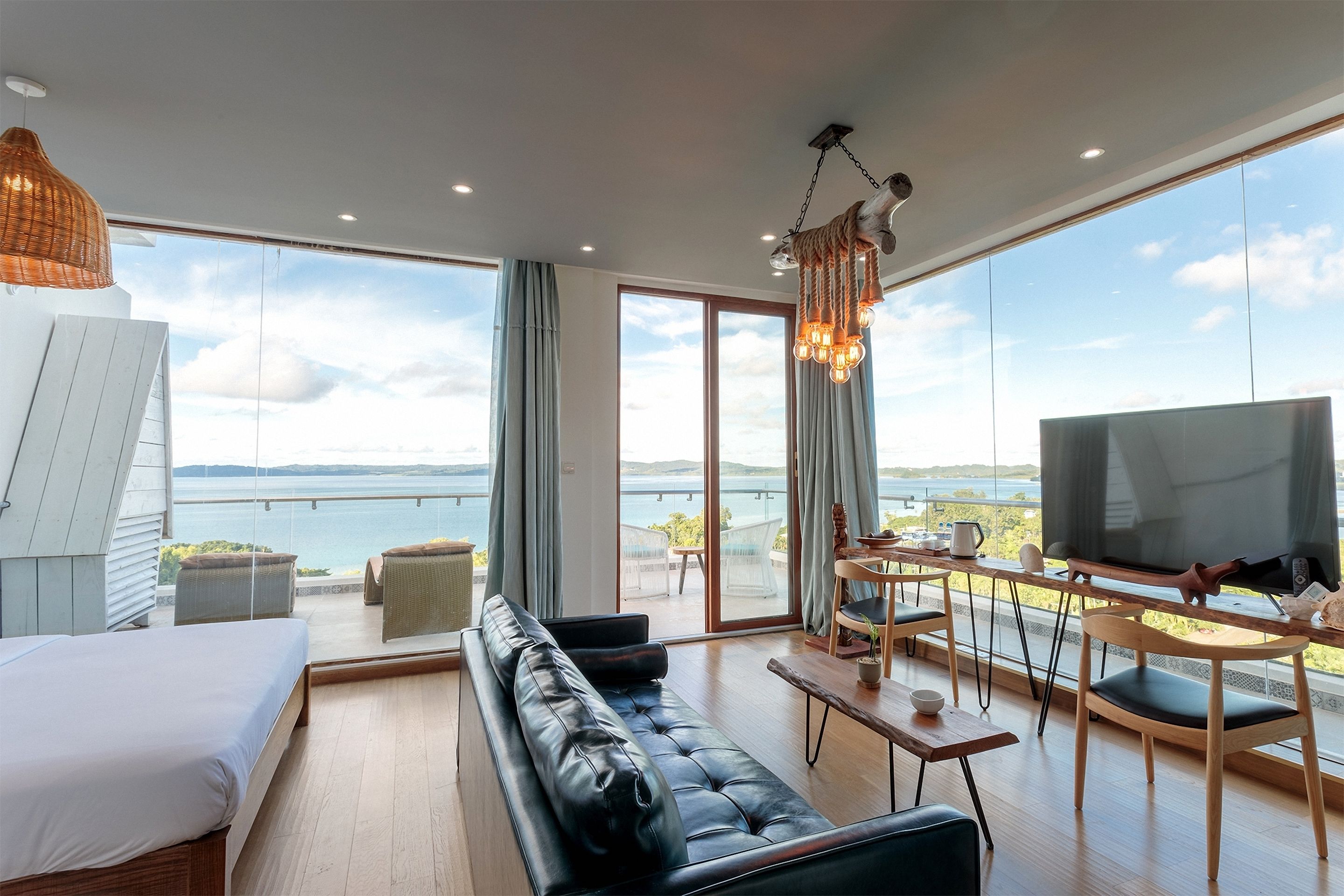 luxury twin room, sea view | in-room safe, soundproofing, free wifi, bed sheets